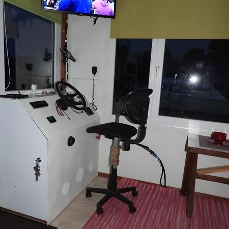 Botel Parvmaja Scarlett